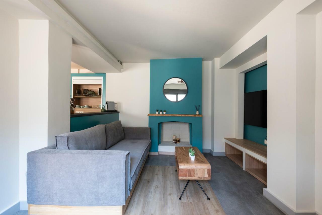 Groundfloor 2Br Apt With Smallyard Near The Heart Of Kalamata Exteriör bild