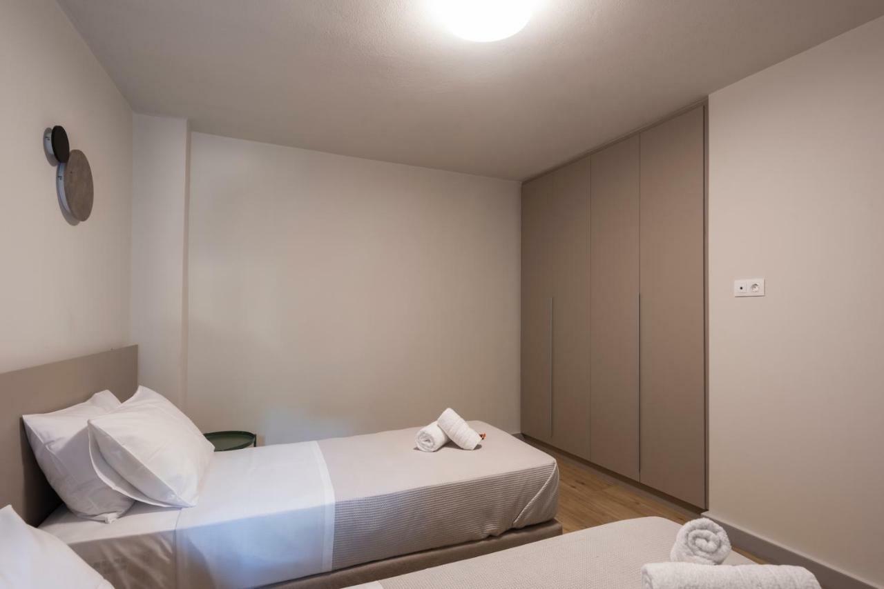 Groundfloor 2Br Apt With Smallyard Near The Heart Of Kalamata Exteriör bild