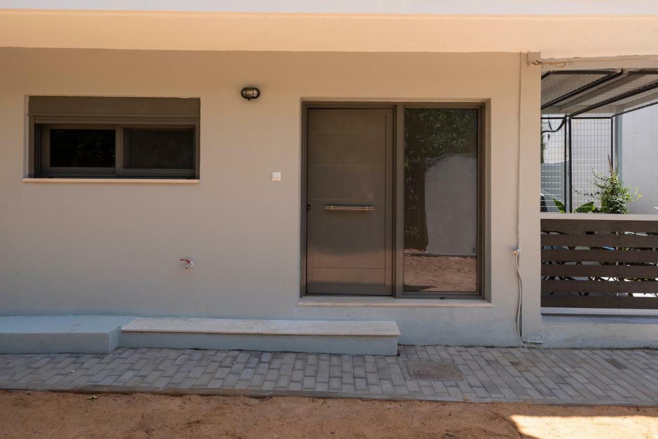 Groundfloor 2Br Apt With Smallyard Near The Heart Of Kalamata Exteriör bild